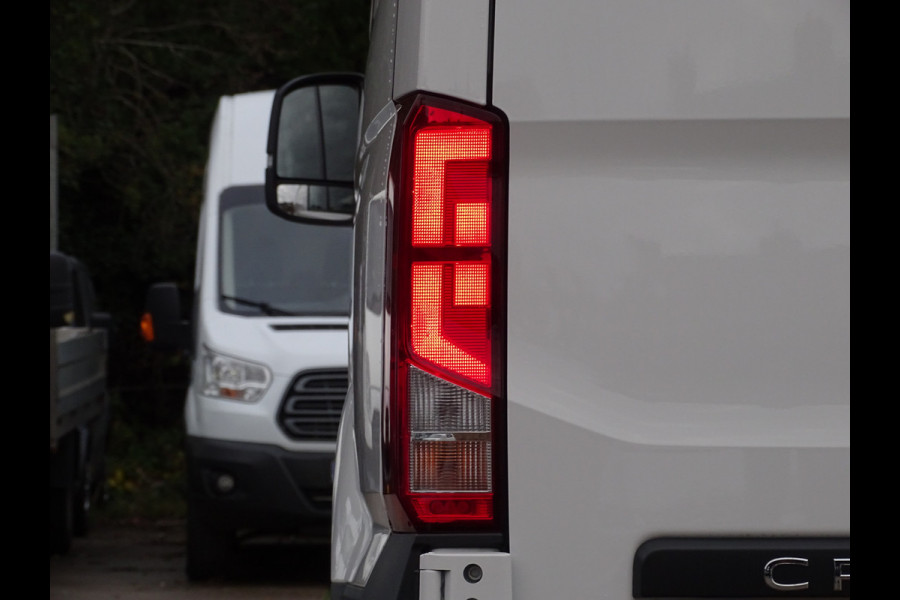 Volkswagen Crafter 2.0 TDI L3H3 Exclusive Highline