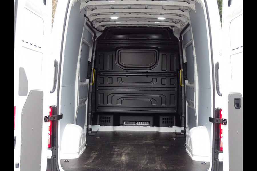 Volkswagen Crafter 2.0 TDI L3H3 Exclusive Highline