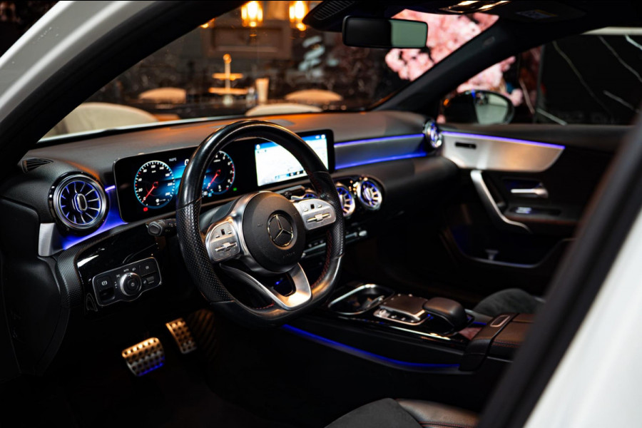 Mercedes-Benz A-Klasse A250 AMG LINE|PANO|AUT|SFEER