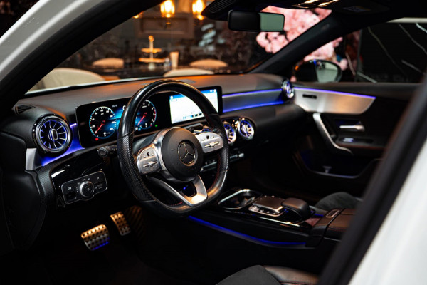Mercedes-Benz A-Klasse A250 AMG LINE|PANO|AUT|SFEER