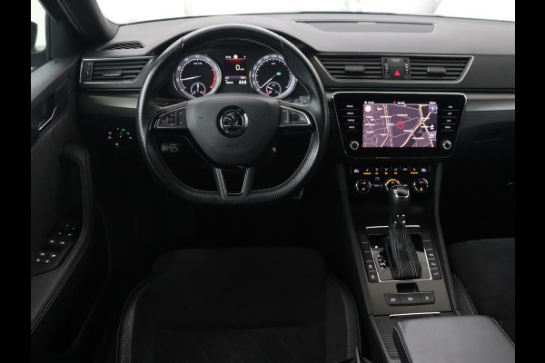 Škoda Superb 1.5 TSI Sportline | Panoramadak | Trekhaak | Stoelverwarming | Alcantara | Adaptive cruise | Camera | Carplay | Matrix LED | Climate control | Parkeerhulp | Sportstoelen