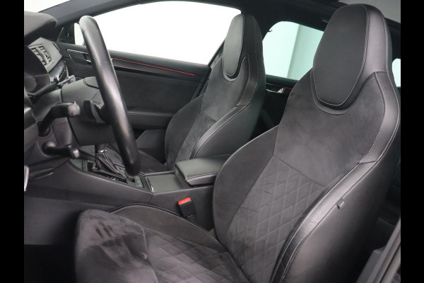 Škoda Superb 1.5 TSI Sportline | Panoramadak | Trekhaak | Stoelverwarming | Alcantara | Adaptive cruise | Camera | Carplay | Matrix LED | Climate control | Parkeerhulp | Sportstoelen