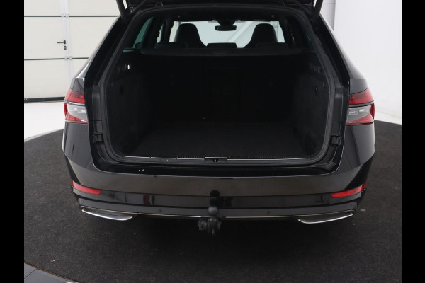 Škoda Superb 1.5 TSI Sportline | Panoramadak | Trekhaak | Stoelverwarming | Alcantara | Adaptive cruise | Camera | Carplay | Matrix LED | Climate control | Parkeerhulp | Sportstoelen
