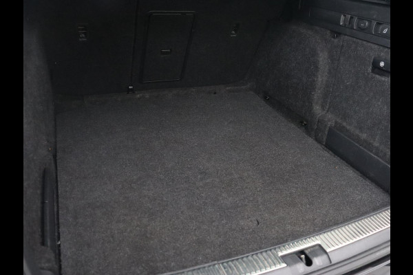 Škoda Superb 1.5 TSI Sportline | Panoramadak | Trekhaak | Stoelverwarming | Alcantara | Adaptive cruise | Camera | Carplay | Matrix LED | Climate control | Parkeerhulp | Sportstoelen