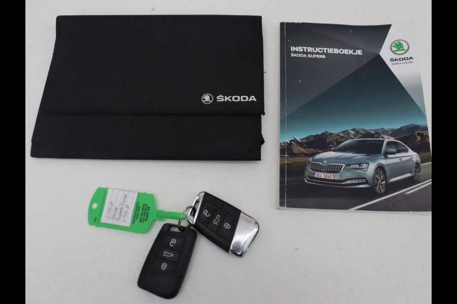 Škoda Superb 1.5 TSI Sportline | Panoramadak | Trekhaak | Stoelverwarming | Alcantara | Adaptive cruise | Camera | Carplay | Matrix LED | Climate control | Parkeerhulp | Sportstoelen