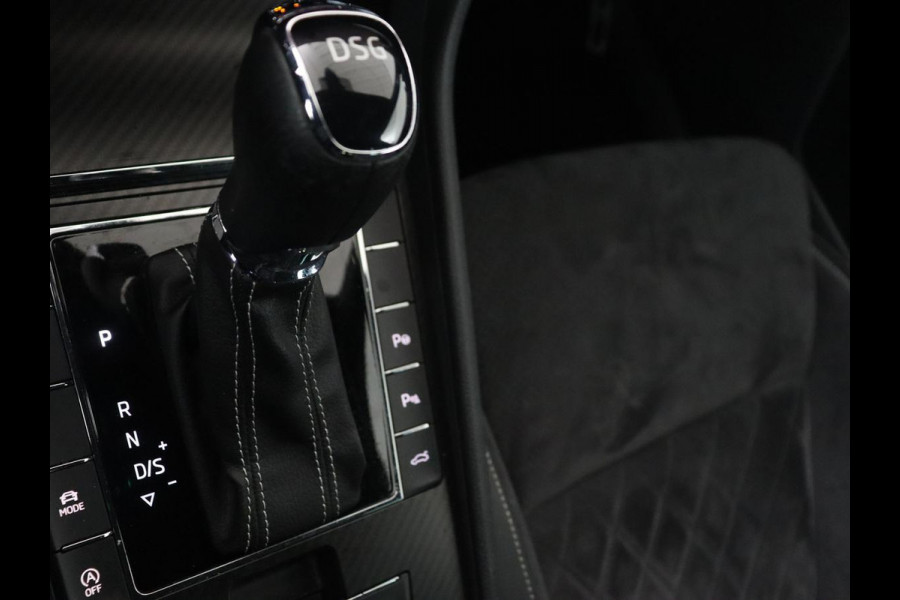 Škoda Superb 1.5 TSI Sportline | Panoramadak | Trekhaak | Stoelverwarming | Alcantara | Adaptive cruise | Camera | Carplay | Matrix LED | Climate control | Parkeerhulp | Sportstoelen