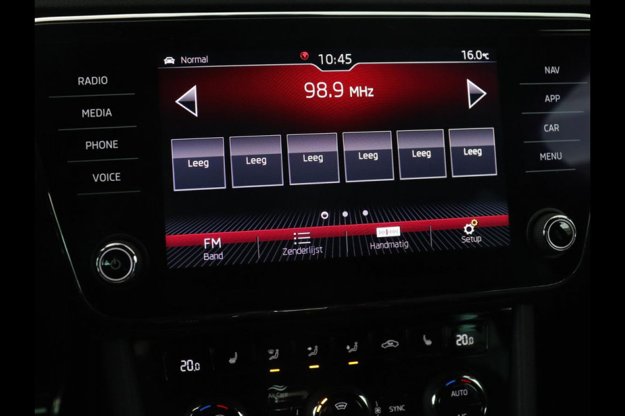 Škoda Superb 1.5 TSI Sportline | Panoramadak | Trekhaak | Stoelverwarming | Alcantara | Adaptive cruise | Camera | Carplay | Matrix LED | Climate control | Parkeerhulp | Sportstoelen