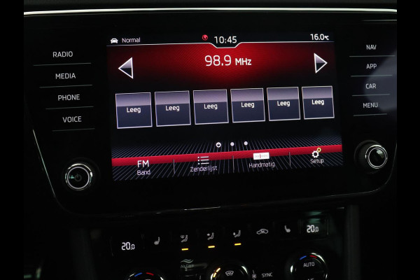 Škoda Superb 1.5 TSI Sportline | Panoramadak | Trekhaak | Stoelverwarming | Alcantara | Adaptive cruise | Camera | Carplay | Matrix LED | Climate control | Parkeerhulp | Sportstoelen