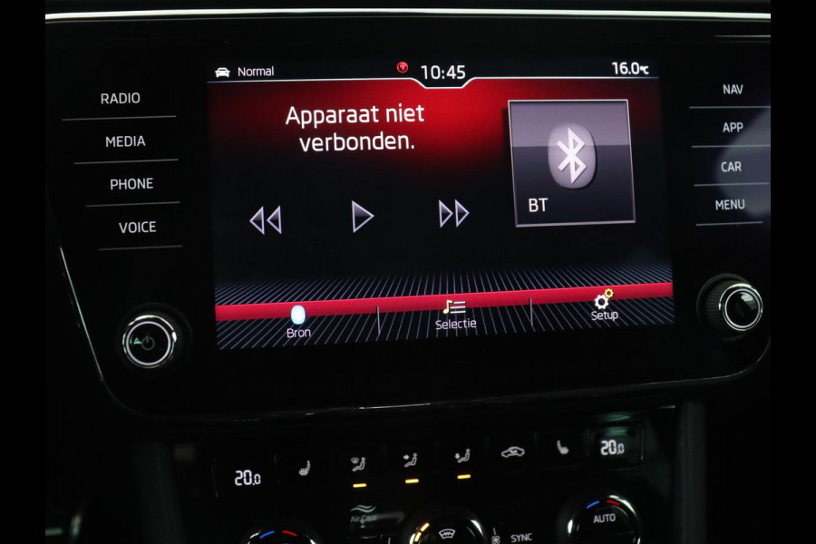 Škoda Superb 1.5 TSI Sportline | Panoramadak | Trekhaak | Stoelverwarming | Alcantara | Adaptive cruise | Camera | Carplay | Matrix LED | Climate control | Parkeerhulp | Sportstoelen