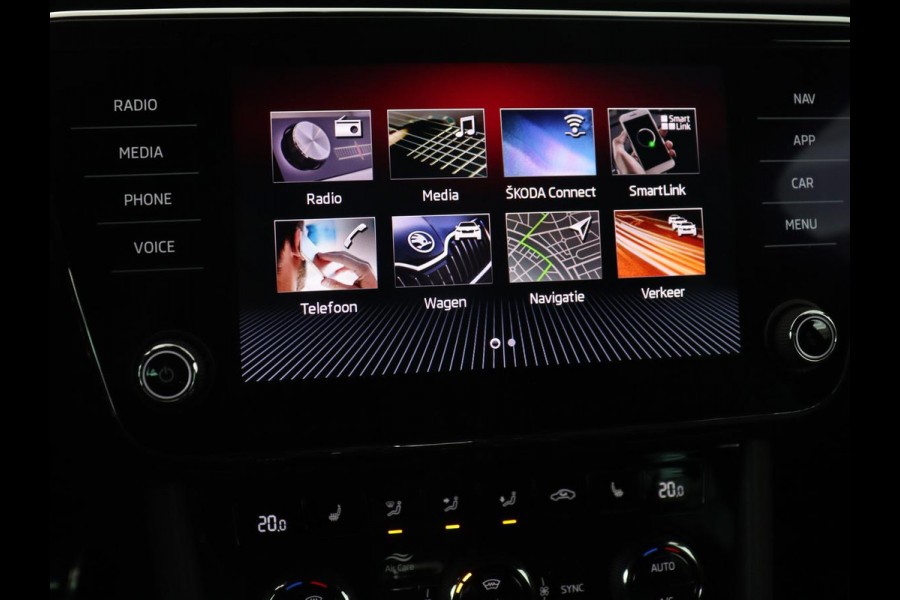 Škoda Superb 1.5 TSI Sportline | Panoramadak | Trekhaak | Stoelverwarming | Alcantara | Adaptive cruise | Camera | Carplay | Matrix LED | Climate control | Parkeerhulp | Sportstoelen