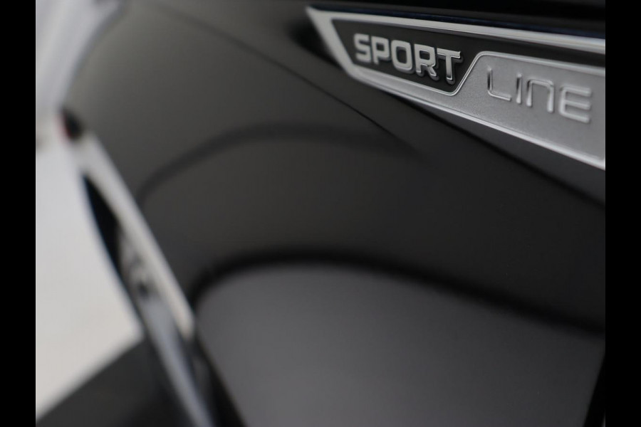 Škoda Superb 1.5 TSI Sportline | Panoramadak | Trekhaak | Stoelverwarming | Alcantara | Adaptive cruise | Camera | Carplay | Matrix LED | Climate control | Parkeerhulp | Sportstoelen