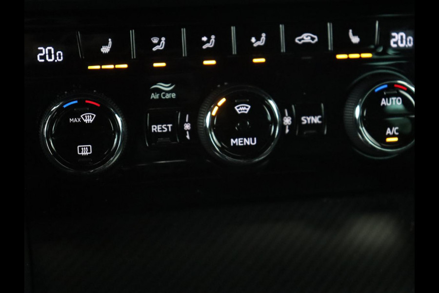 Škoda Superb 1.5 TSI Sportline | Panoramadak | Trekhaak | Stoelverwarming | Alcantara | Adaptive cruise | Camera | Carplay | Matrix LED | Climate control | Parkeerhulp | Sportstoelen