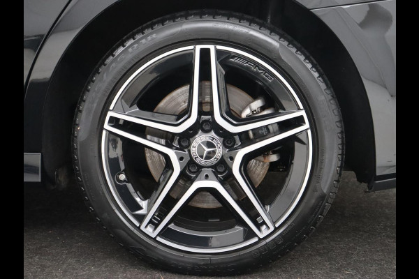 Mercedes-Benz A-Klasse 250e AMG Line | Panoramadak | Stoelverwarming | Camera | Leder/Alcantara | Sfeerverlichting | Widescreen | Park Assist | Navigatie | Climate control | Full LED | PHEV | Plug In