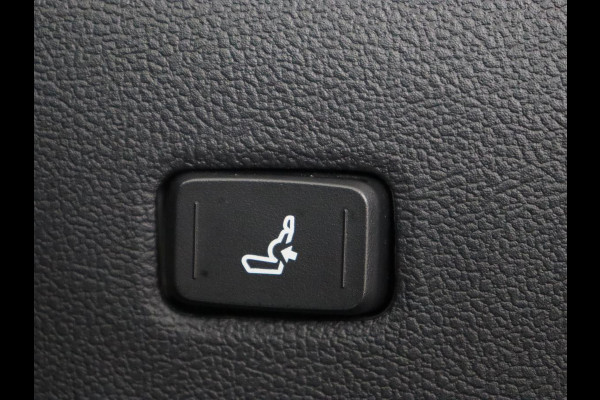 Toyota Corolla 1.8 Hybrid GR-Sport | Stoelverwarming | Carplay | Camera | Sportstoelen | Adaptive cruise | Keyless | Full LED | Park Assist | Climate control | DAB | Digital Cockpit | Getint glas