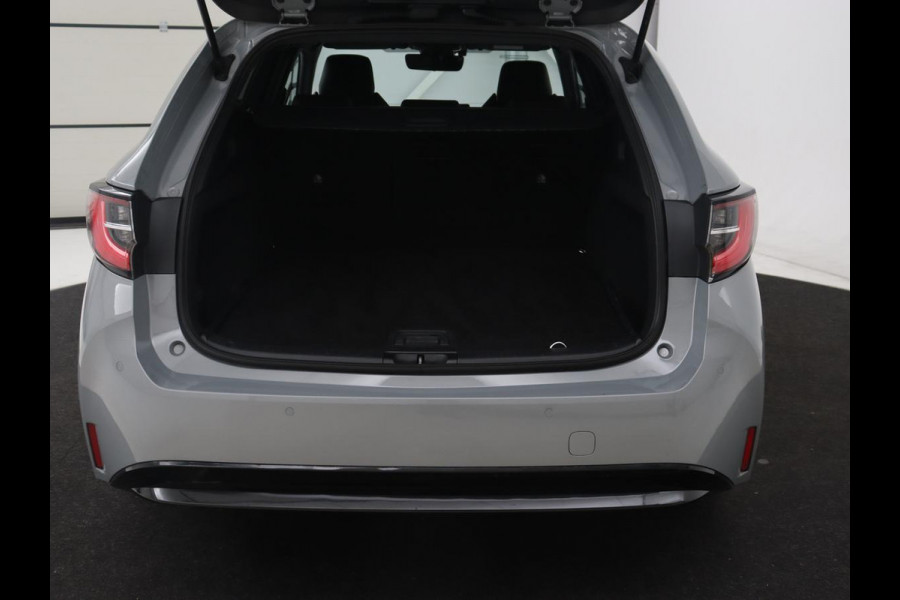 Toyota Corolla 1.8 Hybrid GR-Sport | Stoelverwarming | Carplay | Camera | Sportstoelen | Adaptive cruise | Keyless | Full LED | Park Assist | Climate control | DAB | Digital Cockpit | Getint glas