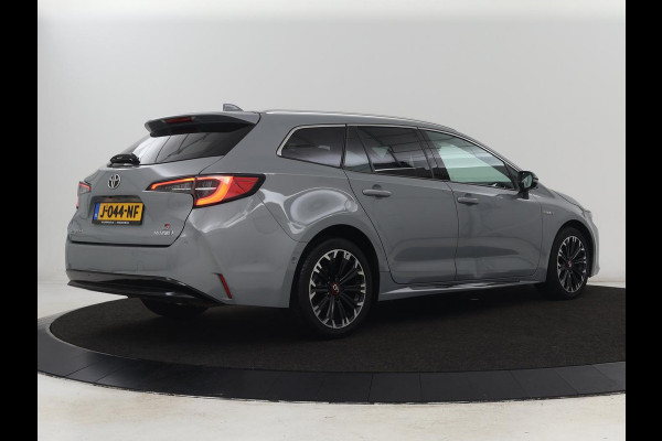 Toyota Corolla 1.8 Hybrid GR-Sport | Stoelverwarming | Carplay | Camera | Sportstoelen | Adaptive cruise | Keyless | Full LED | Park Assist | Climate control | DAB | Digital Cockpit | Getint glas