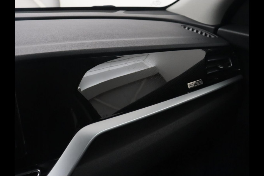 Kia Niro 1.6 GDi Hybrid DynamicLine | Half leder | Adaptive cruise | Carplay | Camera | Navigatie | Climate control | Parkeerhulp | Bluetooth