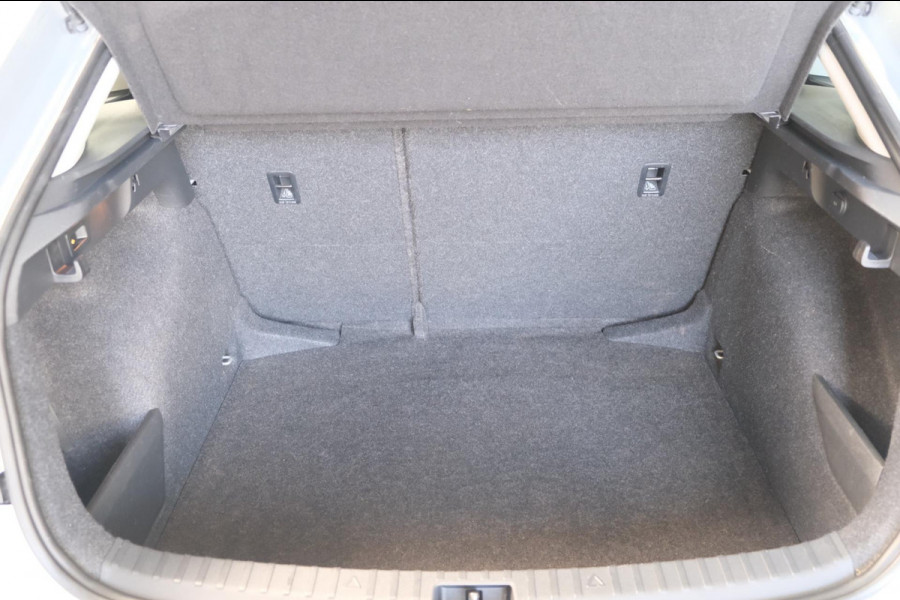 Škoda SCALA 1.0 TSI Ambition - N.A.P. Airco, Cruise, PDC, Trekhaak.