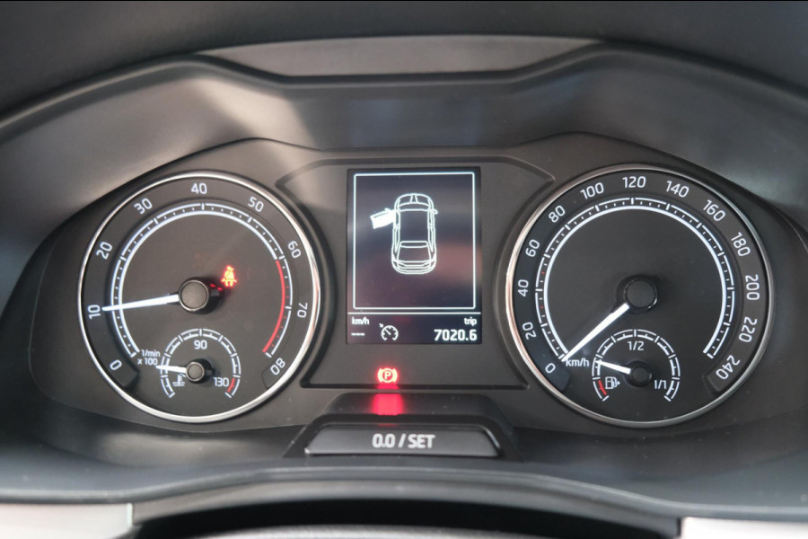 Škoda SCALA 1.0 TSI Ambition - N.A.P. Airco, Cruise, PDC, Trekhaak.