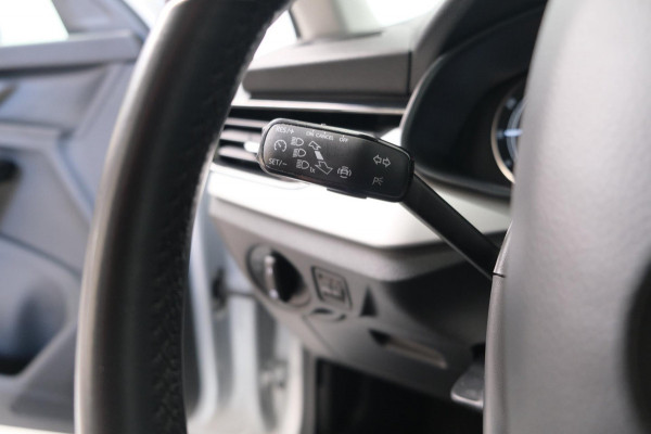 Škoda SCALA 1.0 TSI Ambition - N.A.P. Airco, Cruise, PDC, Trekhaak.