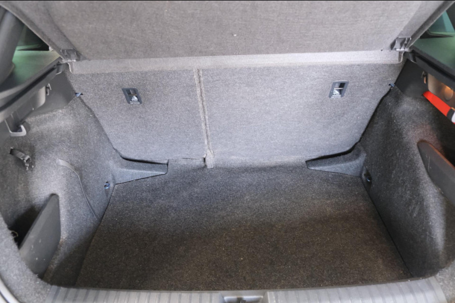 Škoda Kamiq 1.0 TSI Sport Business - N.A.P. Airco, Cruise, PDC.