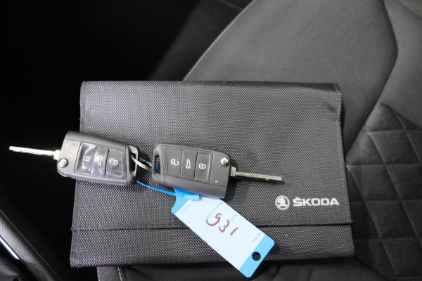 Škoda Kamiq 1.0 TSI Sport Business - N.A.P. Airco, Cruise, PDC.