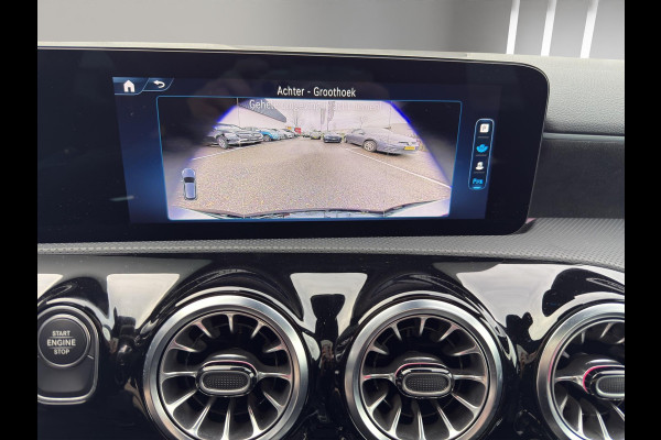 Mercedes-Benz A-Klasse 250 e AMG Line Panoramadak | 19"Velg | Sfeer | Elektrisch Stoel(en) met geheugen | Camera |