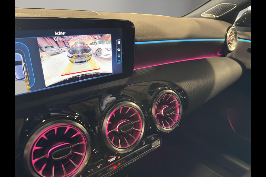 Mercedes-Benz A-Klasse 250 e AMG Line Panoramadak | 19"Velg | Sfeer | Elektrisch Stoel(en) met geheugen | Camera |