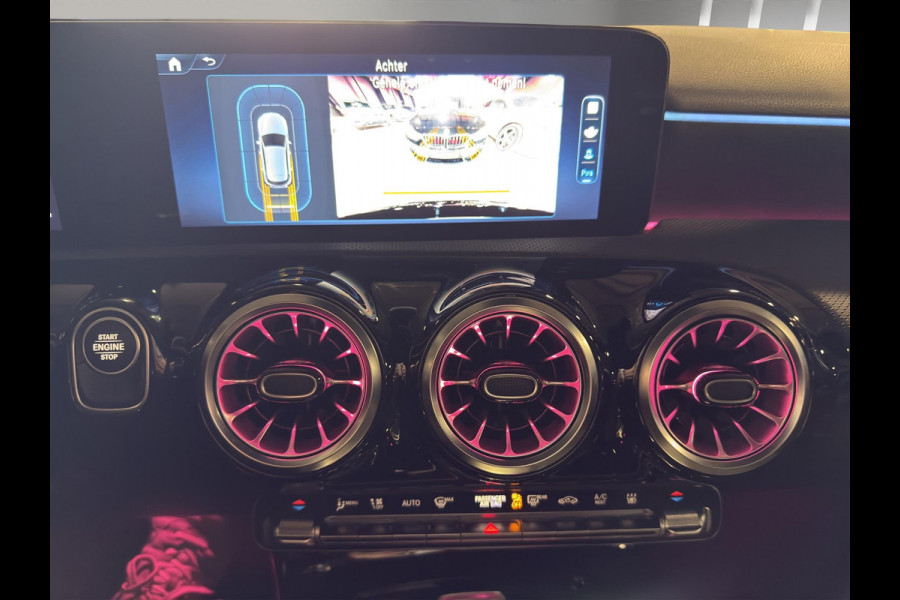 Mercedes-Benz A-Klasse 250 e AMG Line Panoramadak | 19"Velg | Sfeer | Elektrisch Stoel(en) met geheugen | Camera |