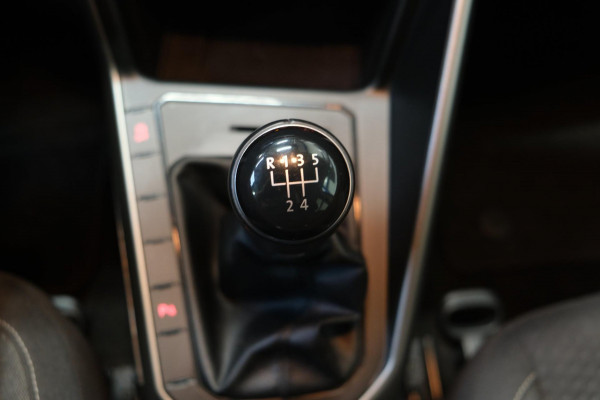 Volkswagen Polo 1.0 TSI R-Line Edition - N.A.P. Airco, Cruise, Navi, PDC, Trekhaak.