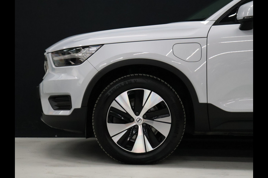 Volvo XC40 1.5 T5 Twin Engine Momentum Pro [TREKHAAK INKLAPBAAR, APPLE CARPLAY, ANDROID, PDC V+A, CRUISE CONTROL, CLIMATE CONTROL, HALF LEDER, NIEUWSTAAT]