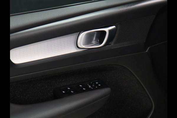 Volvo XC40 1.5 T5 Twin Engine Momentum Pro [TREKHAAK INKLAPBAAR, APPLE CARPLAY, ANDROID, PDC V+A, CRUISE CONTROL, CLIMATE CONTROL, HALF LEDER, NIEUWSTAAT]