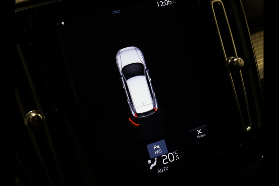 Volvo XC40 1.5 T5 Twin Engine Momentum Pro [TREKHAAK INKLAPBAAR, APPLE CARPLAY, ANDROID, PDC V+A, CRUISE CONTROL, CLIMATE CONTROL, HALF LEDER, NIEUWSTAAT]