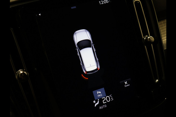 Volvo XC40 1.5 T5 Twin Engine Momentum Pro [TREKHAAK INKLAPBAAR, APPLE CARPLAY, ANDROID, PDC V+A, CRUISE CONTROL, CLIMATE CONTROL, HALF LEDER, NIEUWSTAAT]
