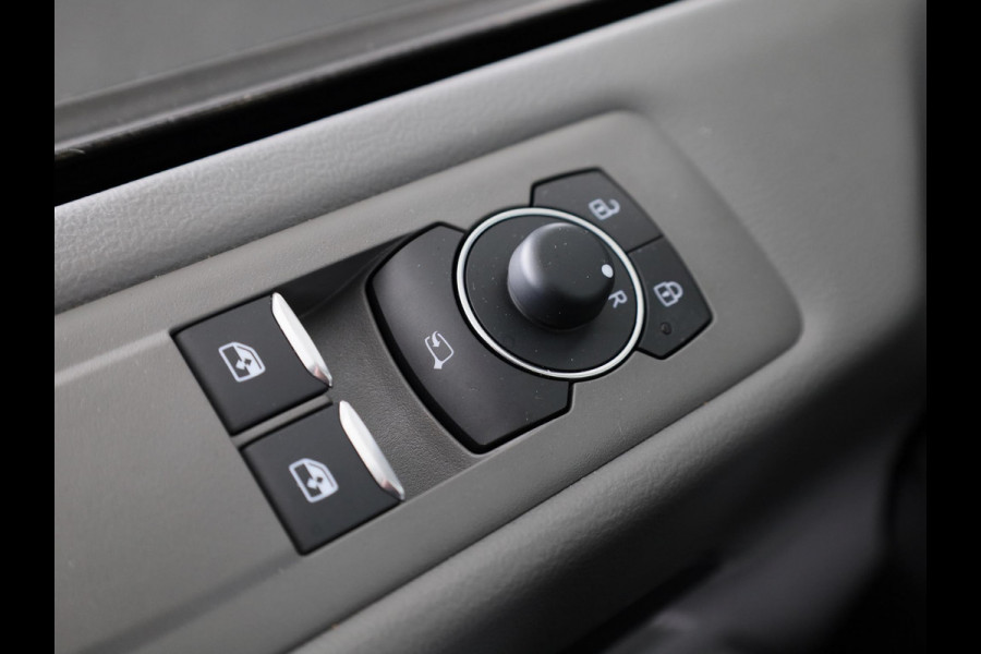 Volkswagen Transporter 2.0 TDI L2H1 30 Bulli | trekhaak | Sidebars | Intropakket