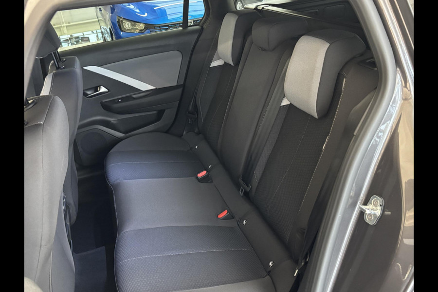 Opel Astra Sports Tourer 1.2 Turbo Business Edition Automaat | AGR | Stoelverwarming | Stuurverwarming | Navigatie | Achteruitrijcamera