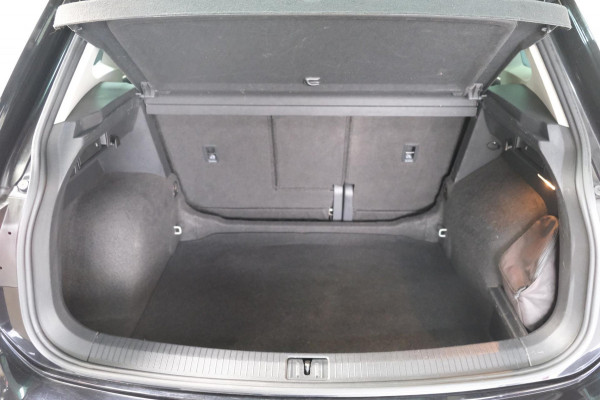 Volkswagen Tiguan 1.5 TSI Elegance Automaat - N.A.P. Airco, Cruise, Navi, PDC, Camera.