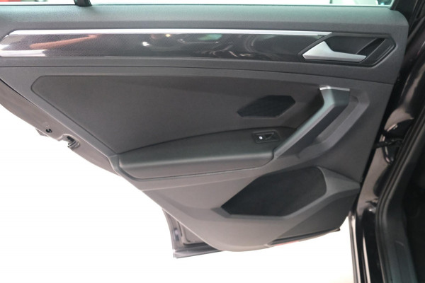 Volkswagen Tiguan 1.5 TSI Elegance Automaat - N.A.P. Airco, Cruise, Navi, PDC, Camera.