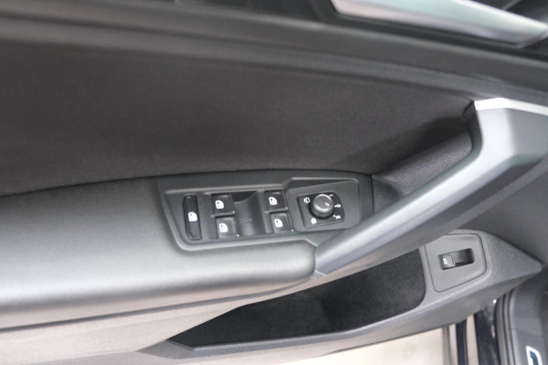Volkswagen Tiguan 1.5 TSI Elegance Automaat - N.A.P. Airco, Cruise, Navi, PDC, Camera.