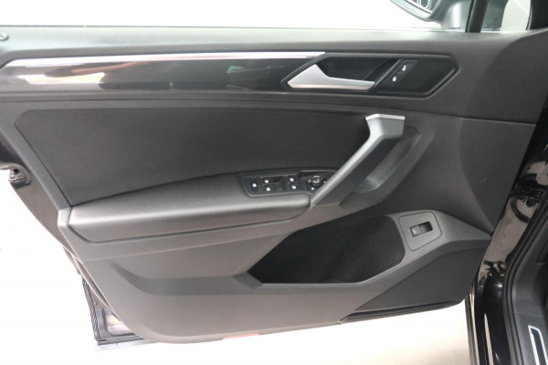 Volkswagen Tiguan 1.5 TSI Elegance Automaat - N.A.P. Airco, Cruise, Navi, PDC, Camera.