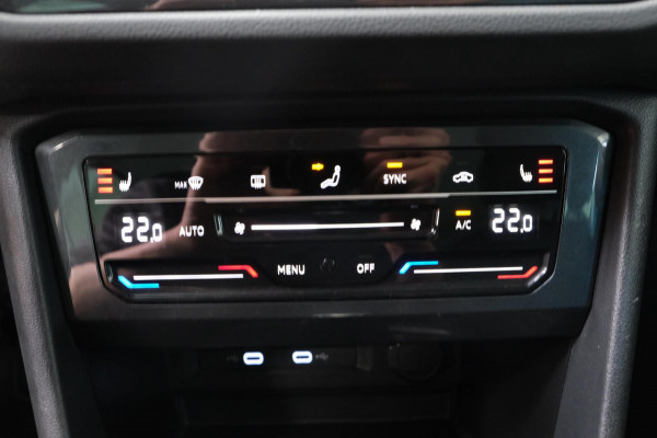 Volkswagen Tiguan 1.5 TSI Elegance Automaat - N.A.P. Airco, Cruise, Navi, PDC, Camera.