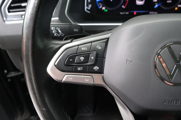 Volkswagen Tiguan 1.5 TSI Elegance Automaat - N.A.P. Airco, Cruise, Navi, PDC, Camera.