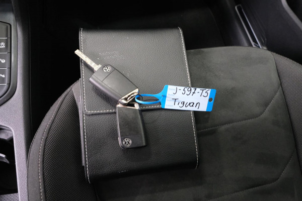 Volkswagen Tiguan 1.5 TSI Elegance Automaat - N.A.P. Airco, Cruise, Navi, PDC, Camera.