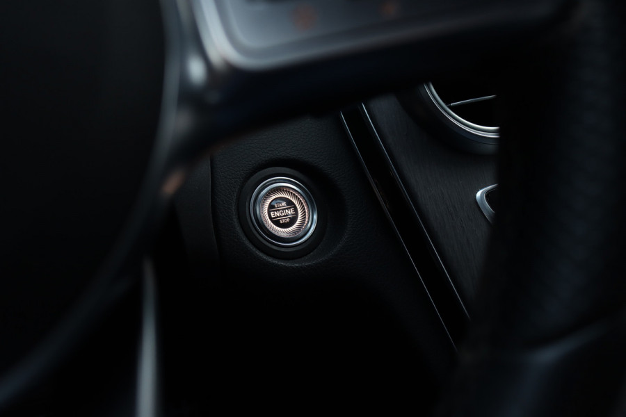 Mercedes-Benz C-Klasse Estate 220 d Premium+ AMG Line | Camera | Trekhaak | Multibeam LED | Standverwarming | Nightpakket | Stoelverwarming | Elektrische Achterklep |