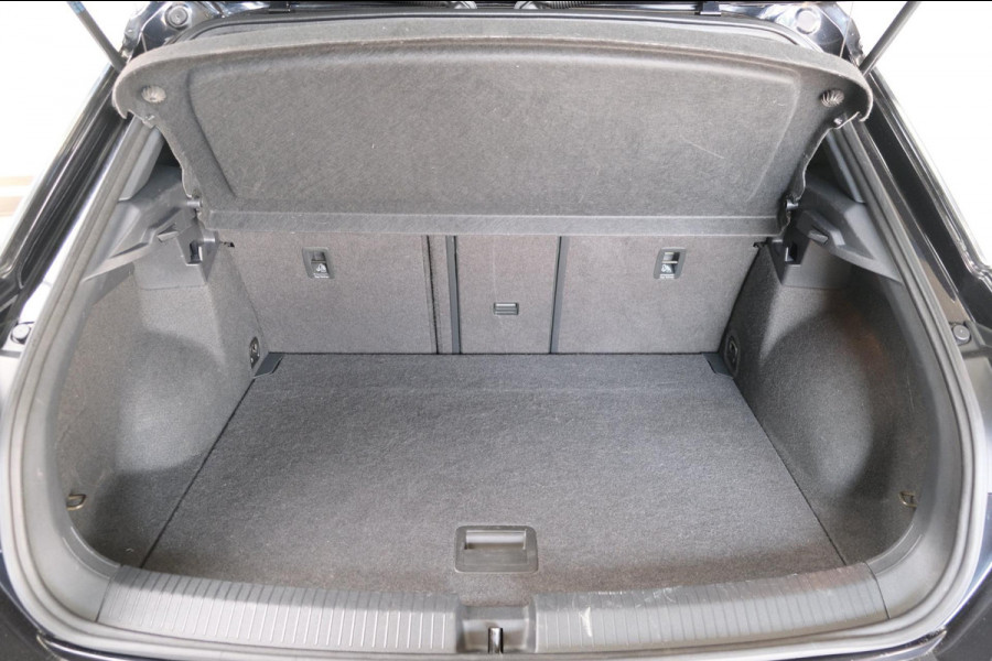 Volkswagen T-Roc 1.0 TSI Sport - N.A.P. Airco, Cruise, Navi, PDC.