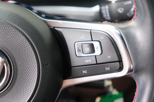 Volkswagen T-Roc 1.0 TSI Sport - N.A.P. Airco, Cruise, Navi, PDC.