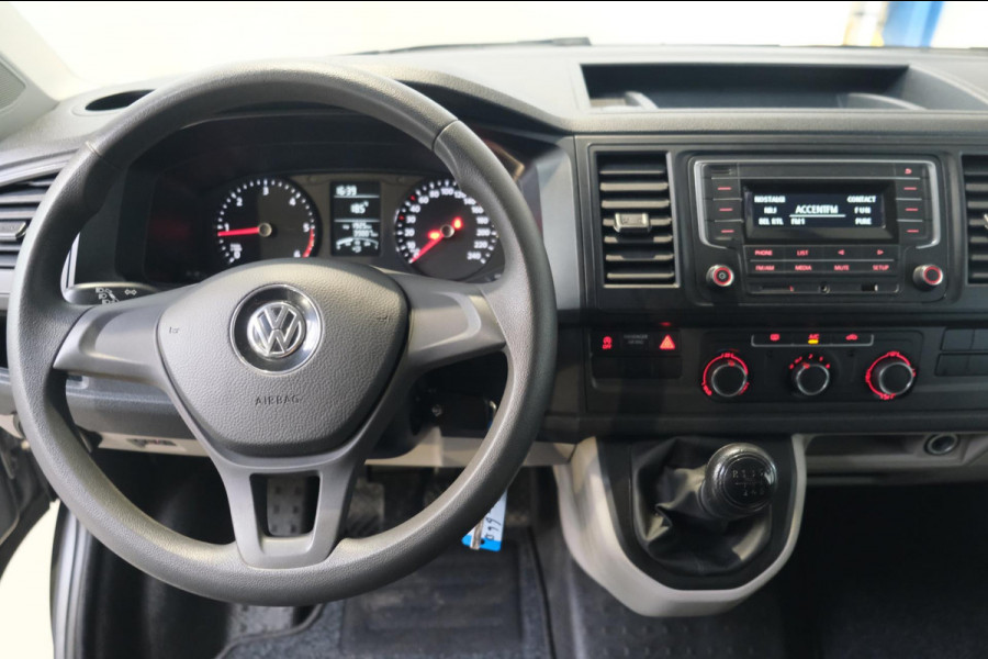 Volkswagen Transporter 2.0 TDI L2H1 150 PK - Airco, Trekhaak.