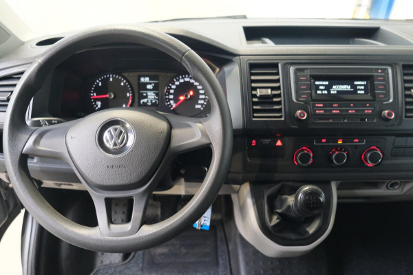 Volkswagen Transporter 2.0 TDI L2H1 150 PK - Airco, Trekhaak.