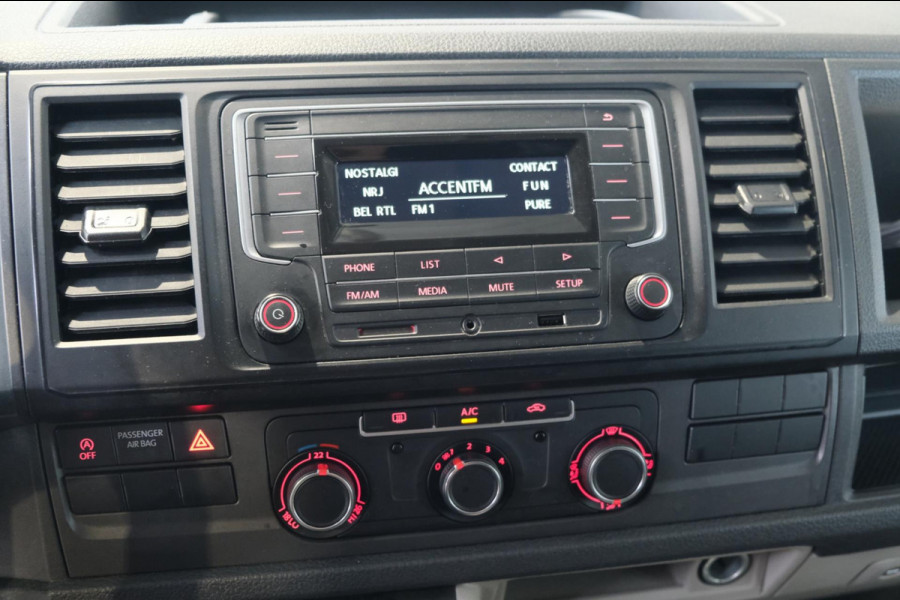 Volkswagen Transporter 2.0 TDI L2H1 150 PK - Airco, Trekhaak.