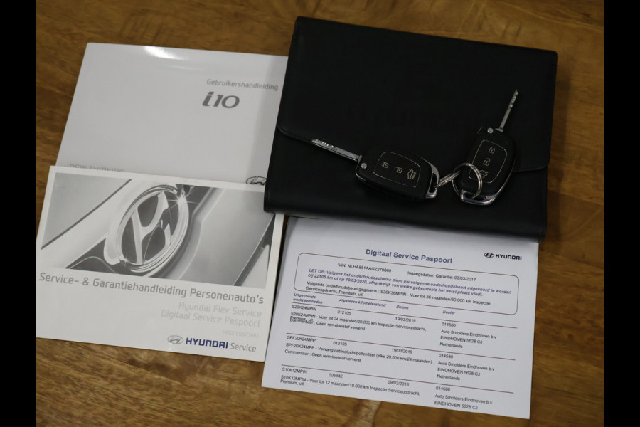 Hyundai i10 1.0i i-Motion Comfort [CRUISE CONTROL, CLIMATE CONTROL, RADIO, CD-SPELER, ELEKTRISCHE RAMEN, NIEUWSTAAT]